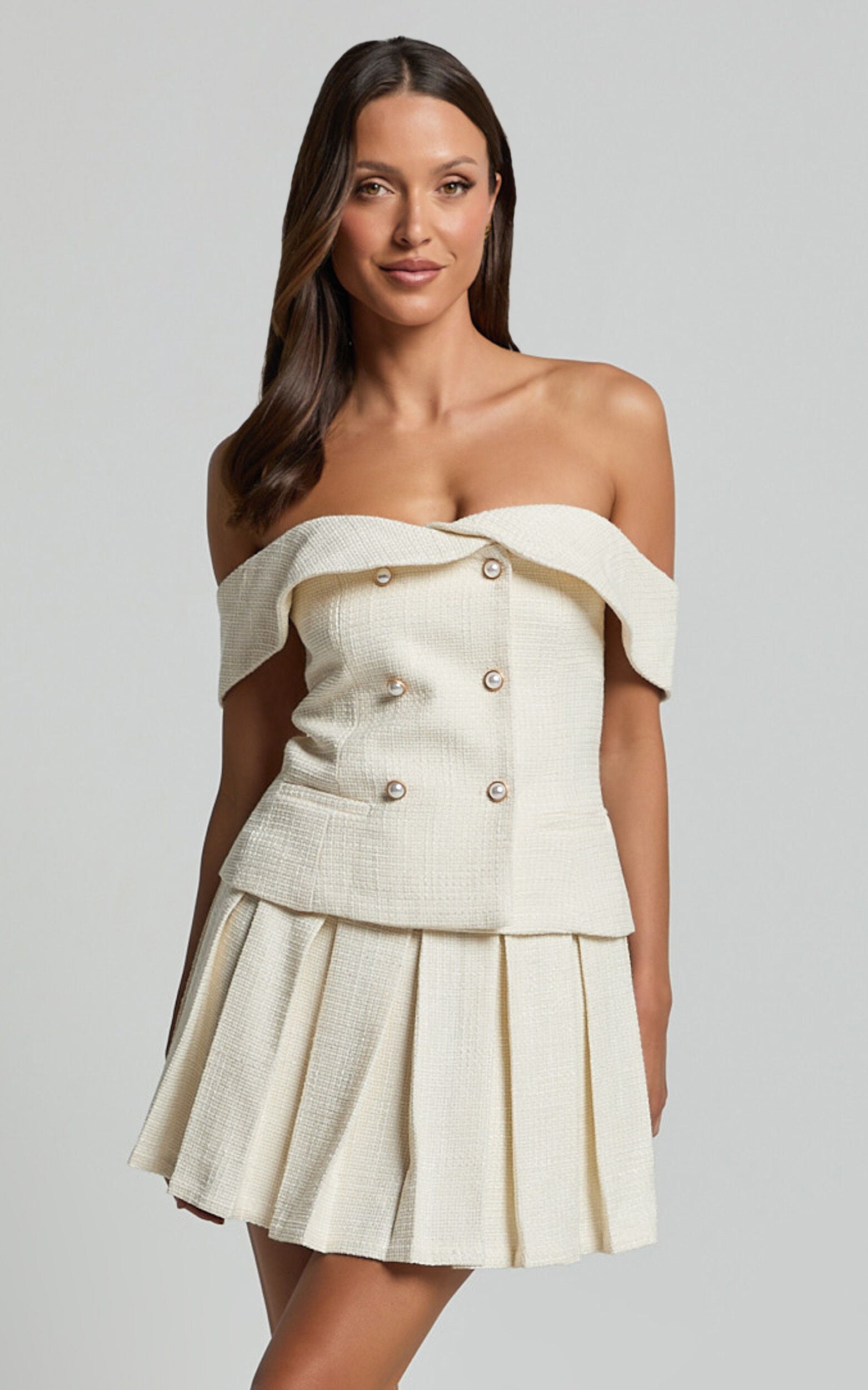 Maggie Mini Skirt - Pleated Mid Rise Boucle Skirt in Cream