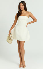 Merjoy Mini Dress - Strapless Tulip Hem Dress in White