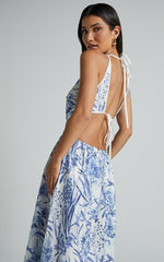 Maenerva Midi Dress - Sleeveless Straight Neck Cut Out Dress in Blue Floral