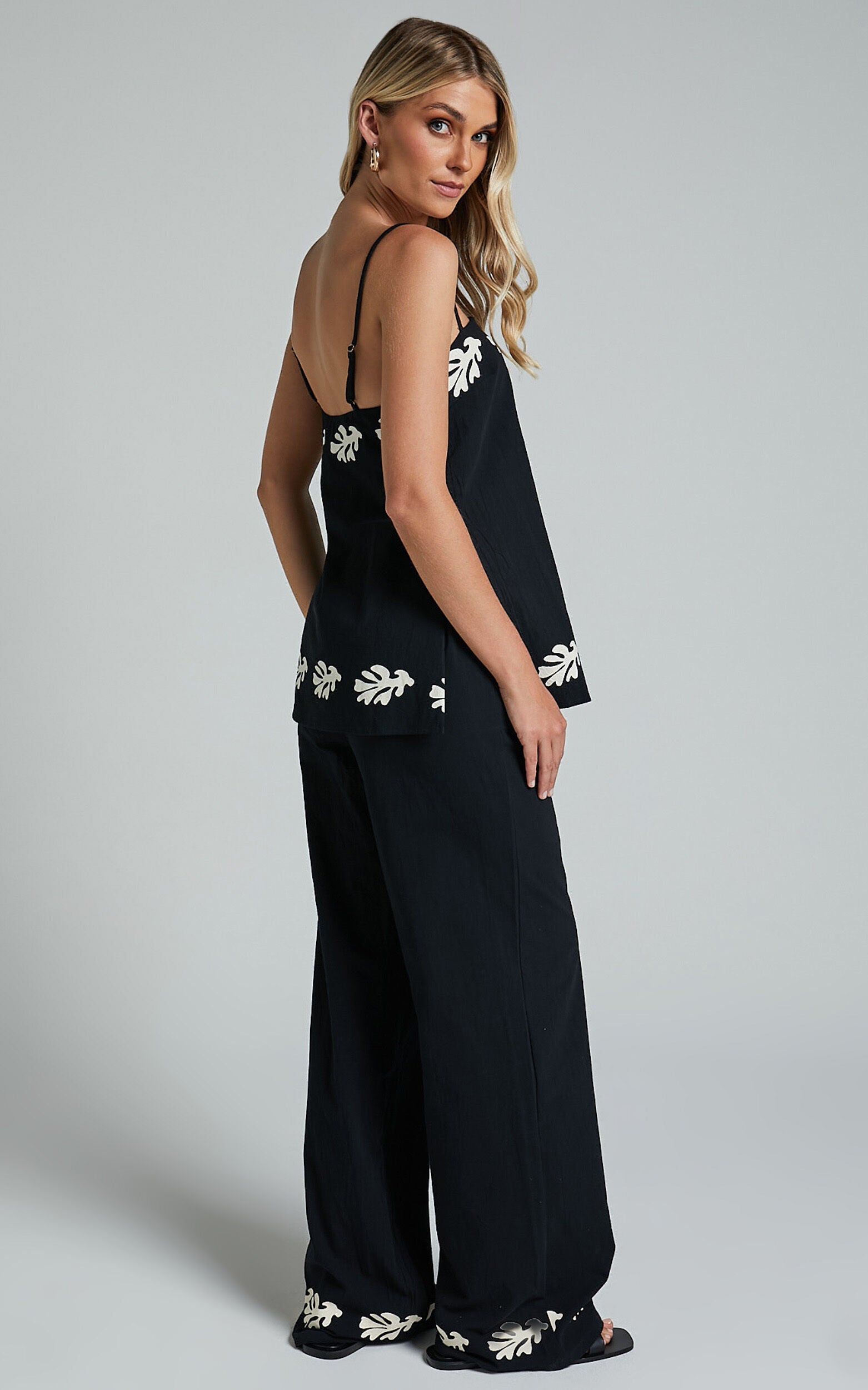 Runaway The Label - Amalia Linen Pant in Black/Sand