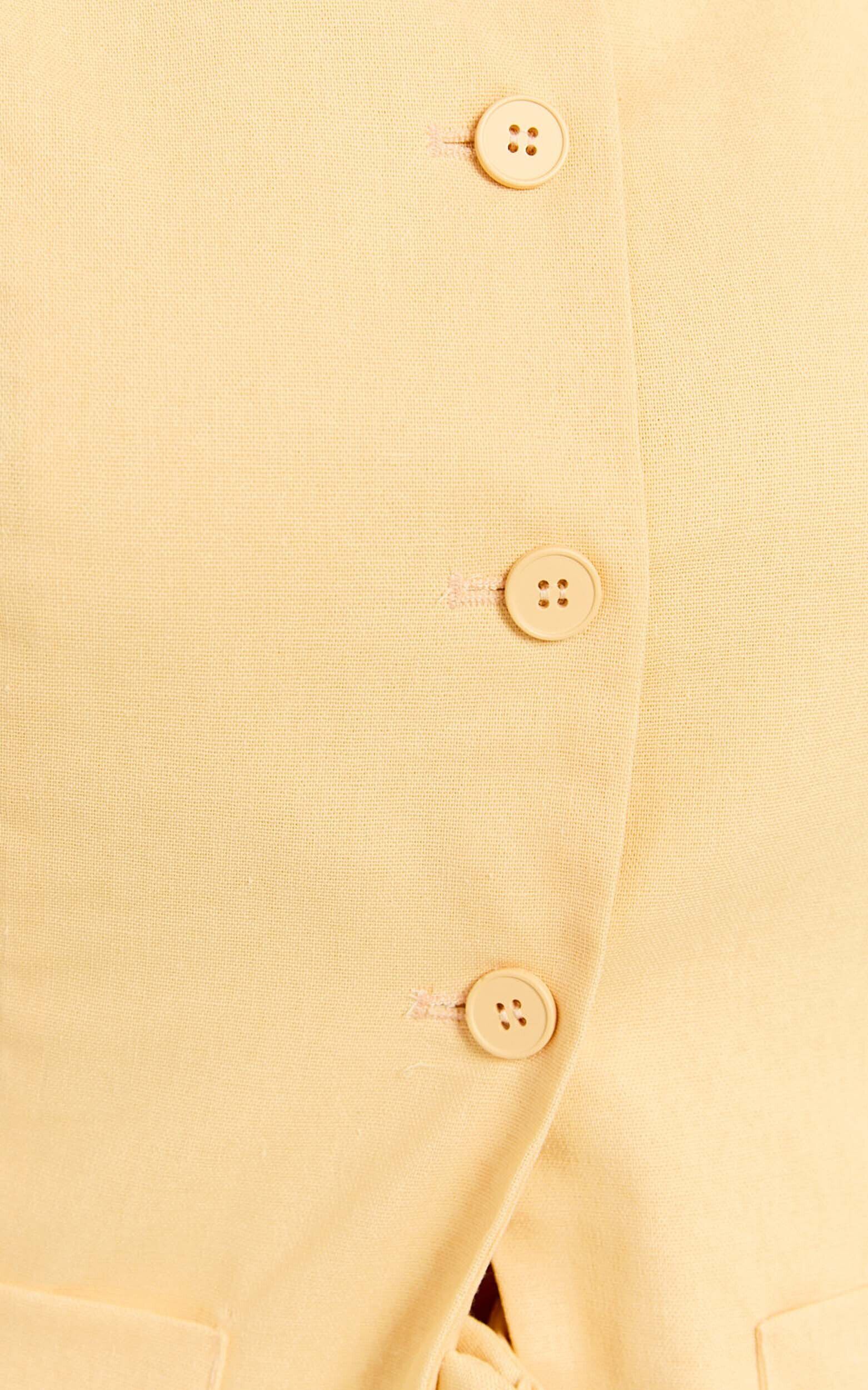 Nicolina Top - Linen Scoop Neck Button Down Vest Top in Lemon