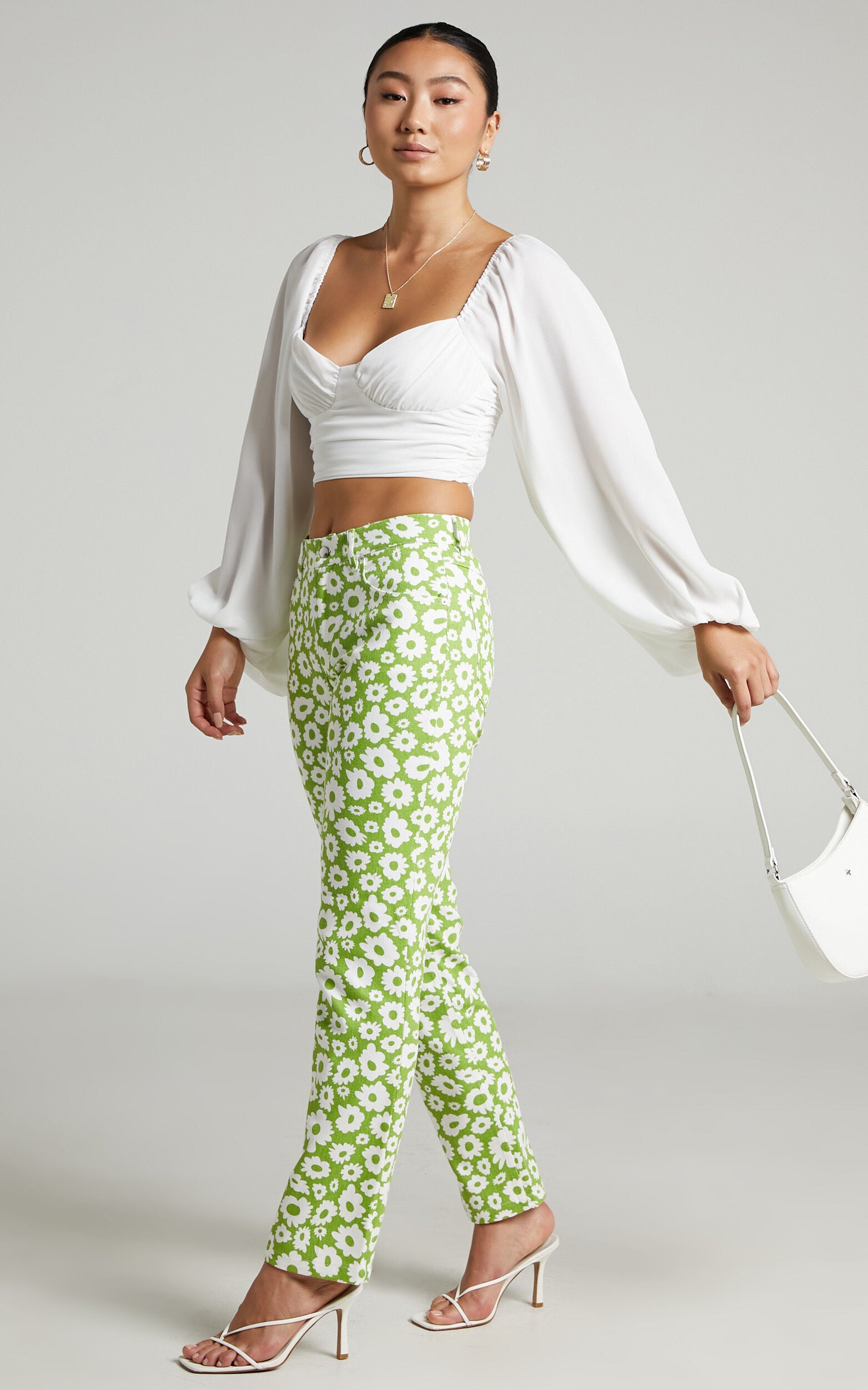 Zabee Jeans - Mid Rise Drill Denim Jeans in Ditsy Floral