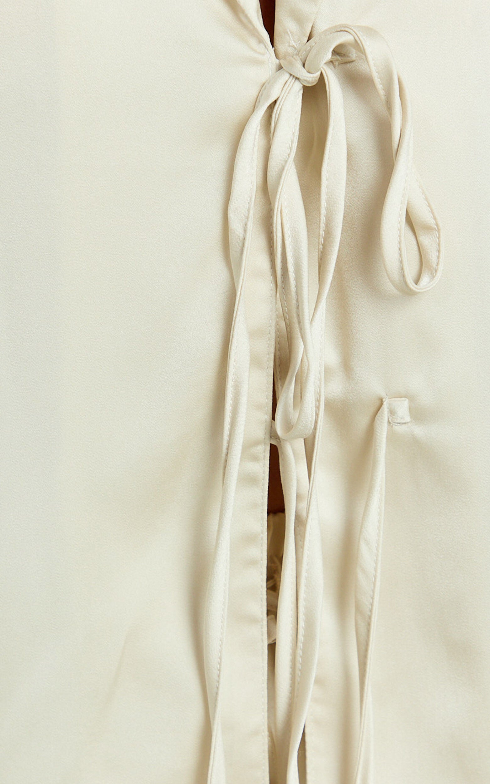Jinky Top - Satin Tie Detail Short Sleeve Shirt in Off White